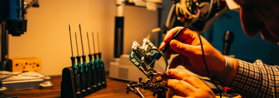Benefits of Hiring an Electronics Technician Online: From Cut Costs to Time Savings