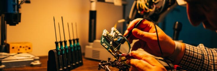 Benefits of Hiring an Electronics Technician Online: From Cut Costs to Time Savings